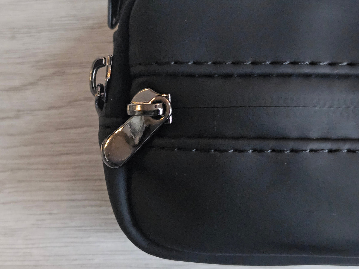 Crossbody Stash Bag – Discreet, Stylish and Smell-Proof