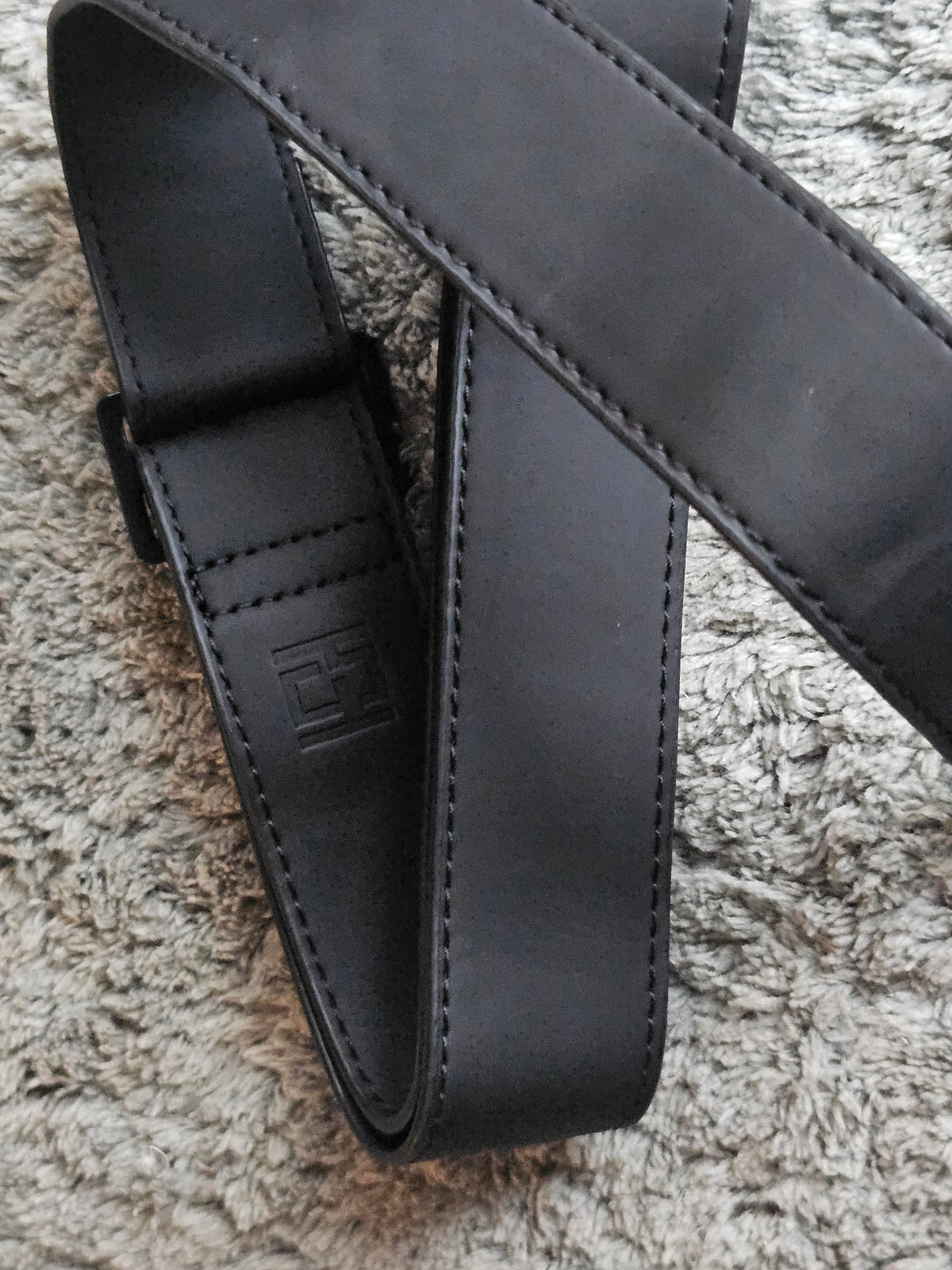 Crossbody Stash Bag – Discreet, Stylish and Smell-Proof